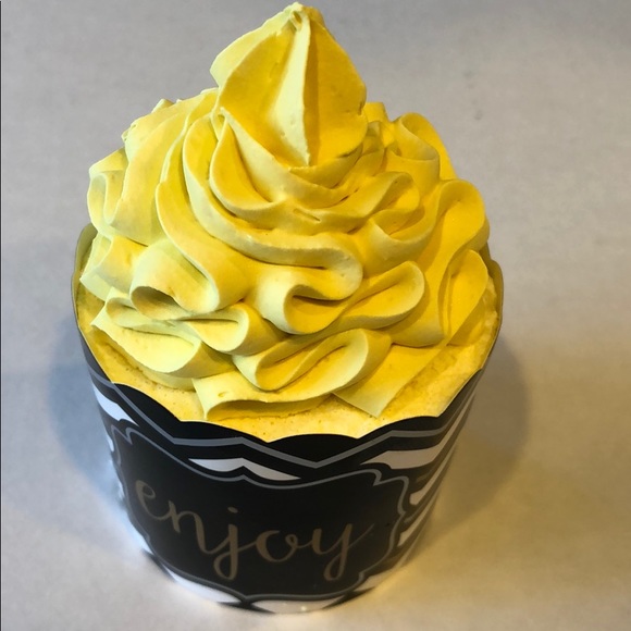 Customizable large cupcake bathbombs - Picture 2 of 4